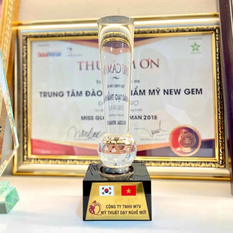 Khóa học Make up chuyên nghiệp 43 Khóa học Make up chuyên nghiệp 43